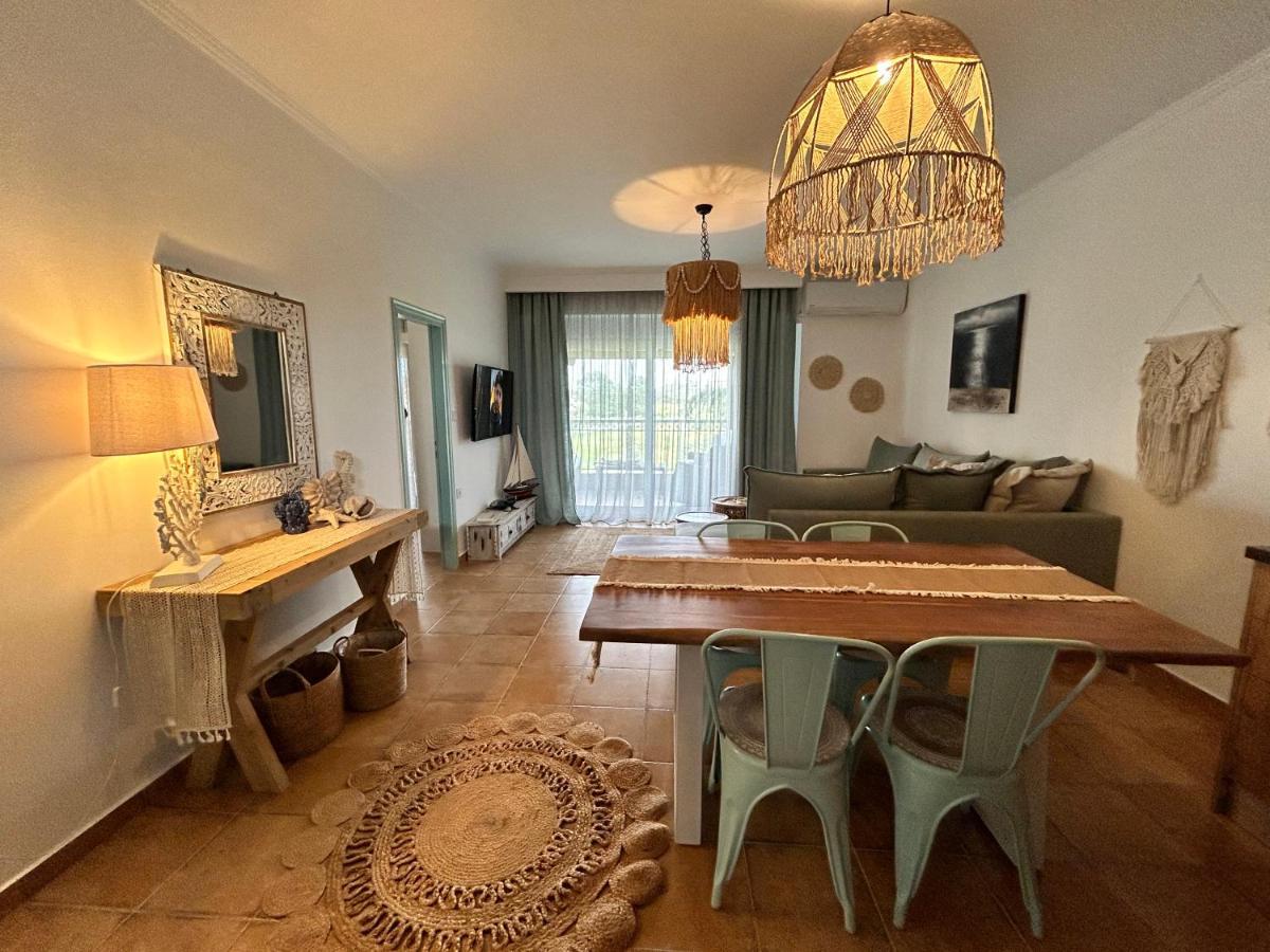 Calliopes By The Sea Boutique Suites Paralia Dionysiou Buitenkant foto