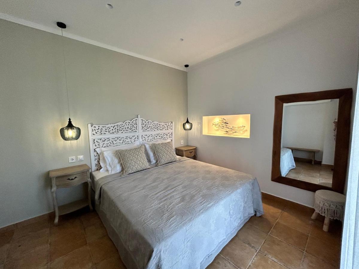 Calliopes By The Sea Boutique Suites Paralia Dionysiou Buitenkant foto