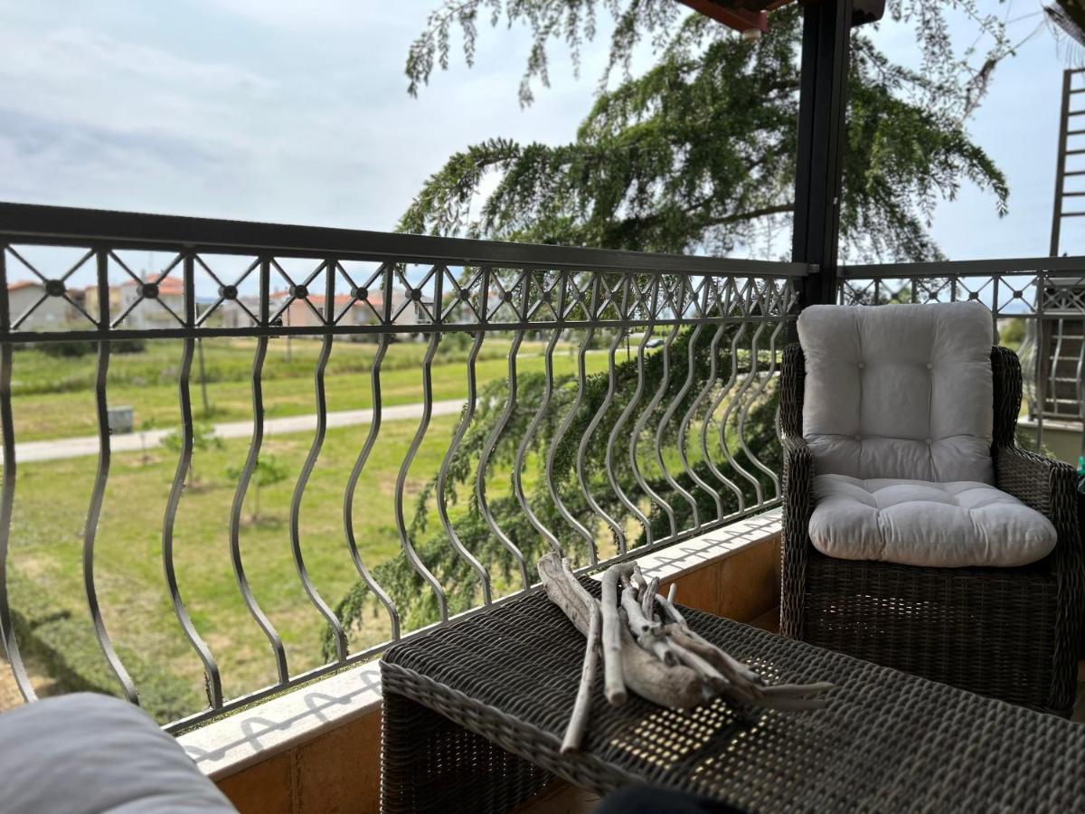Calliopes By The Sea Boutique Suites Paralia Dionysiou Buitenkant foto