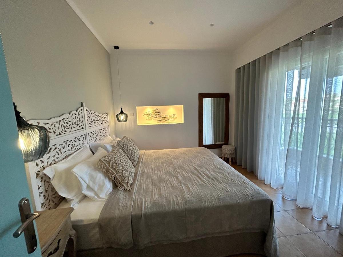 Calliopes By The Sea Boutique Suites Paralia Dionysiou Buitenkant foto