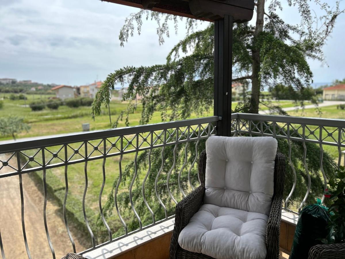 Calliopes By The Sea Boutique Suites Paralia Dionysiou Buitenkant foto