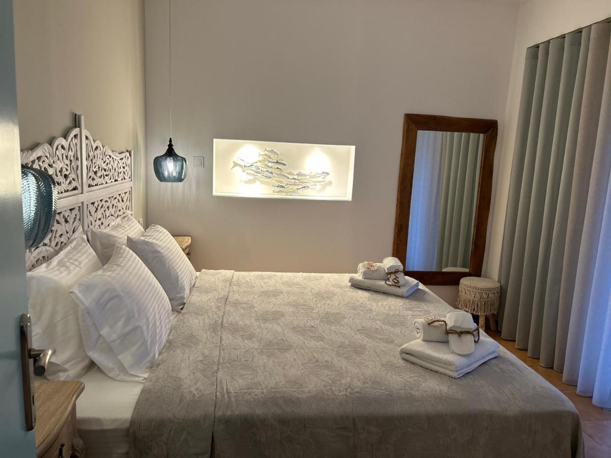 Calliopes By The Sea Boutique Suites Paralia Dionysiou Buitenkant foto