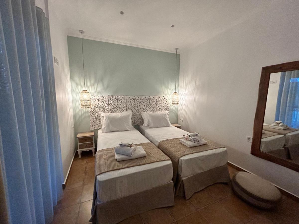 Calliopes By The Sea Boutique Suites Paralia Dionysiou Buitenkant foto