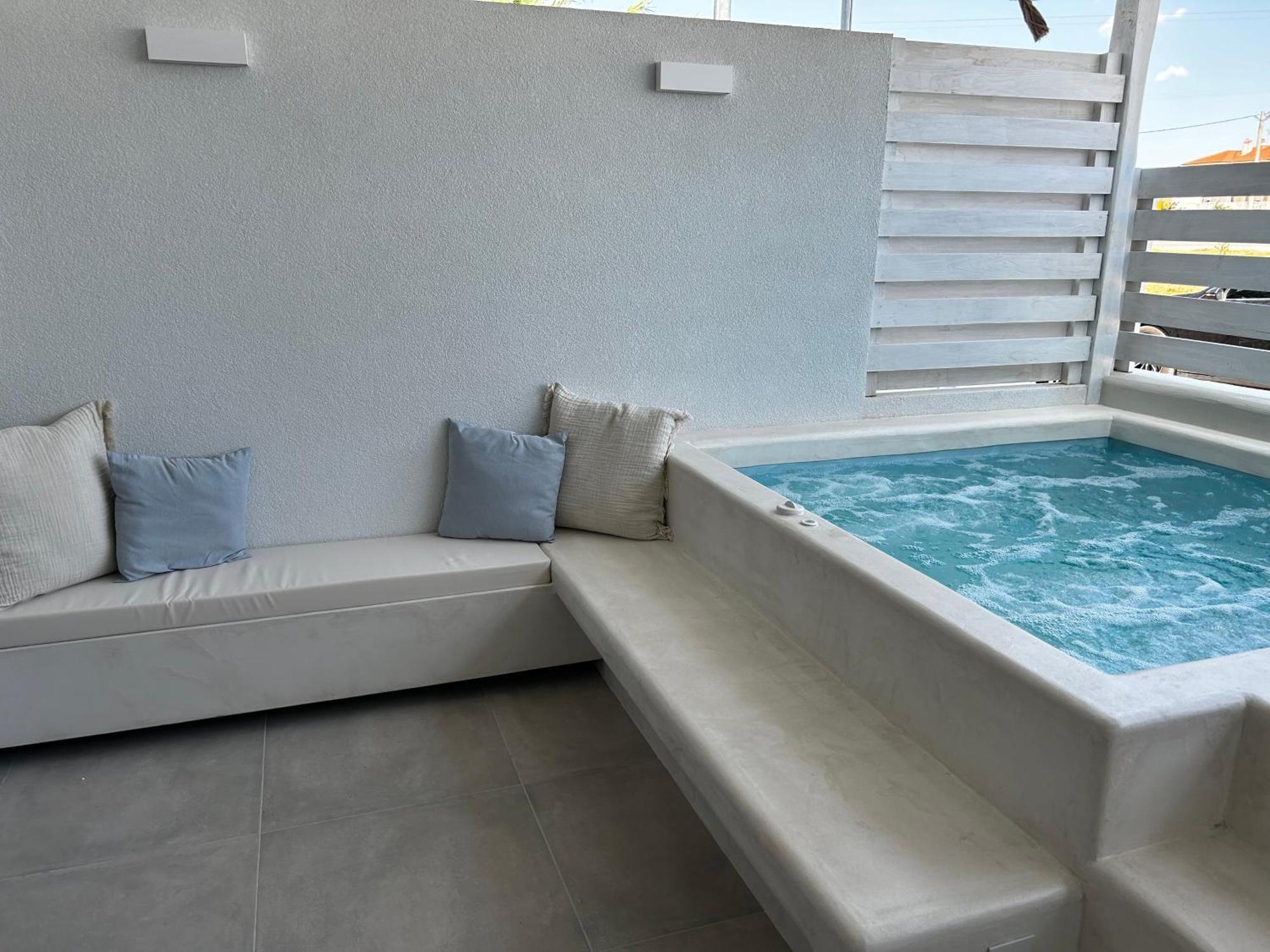 Calliopes By The Sea Boutique Suites Paralia Dionysiou Buitenkant foto