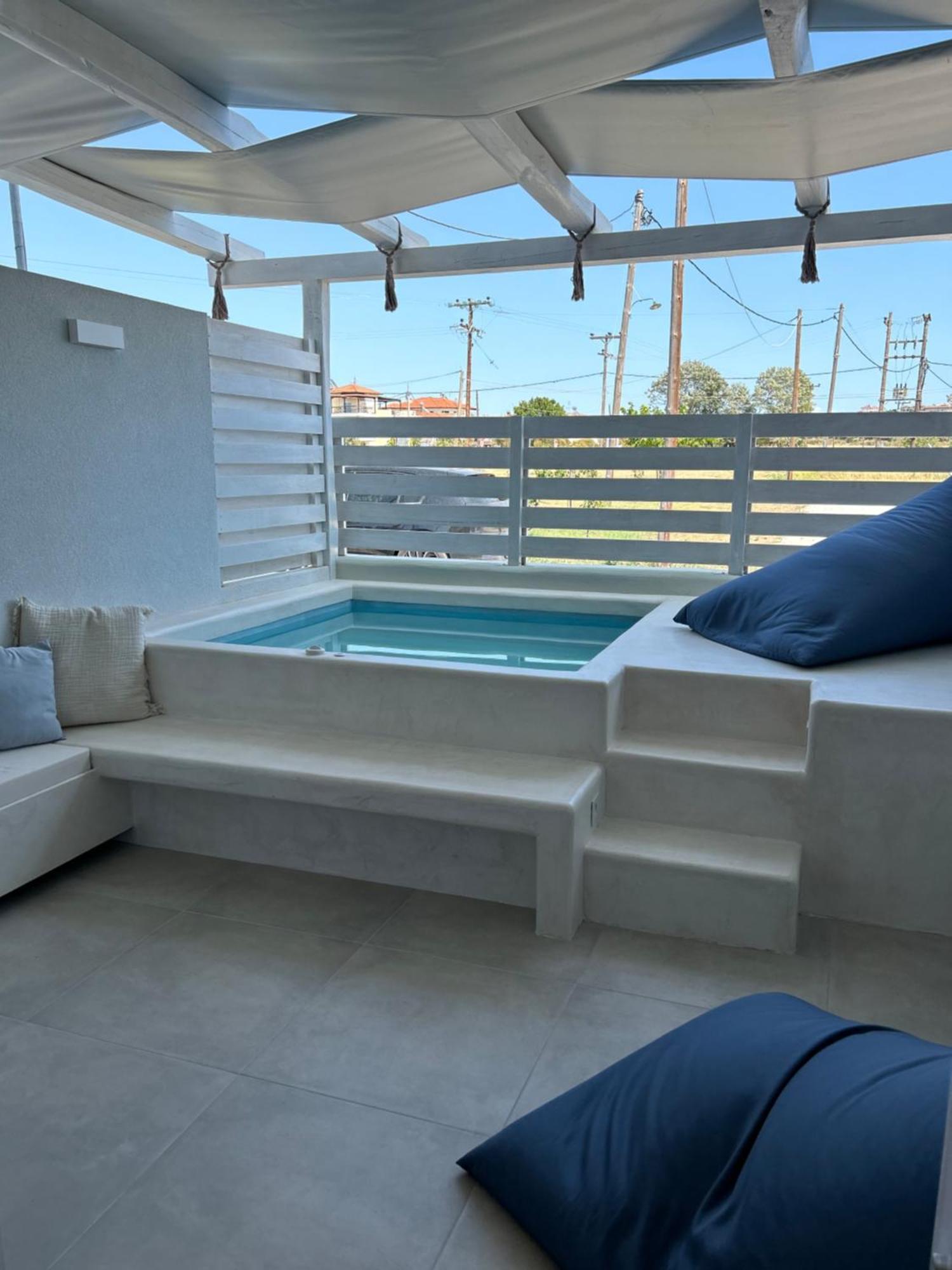 Calliopes By The Sea Boutique Suites Paralia Dionysiou Buitenkant foto
