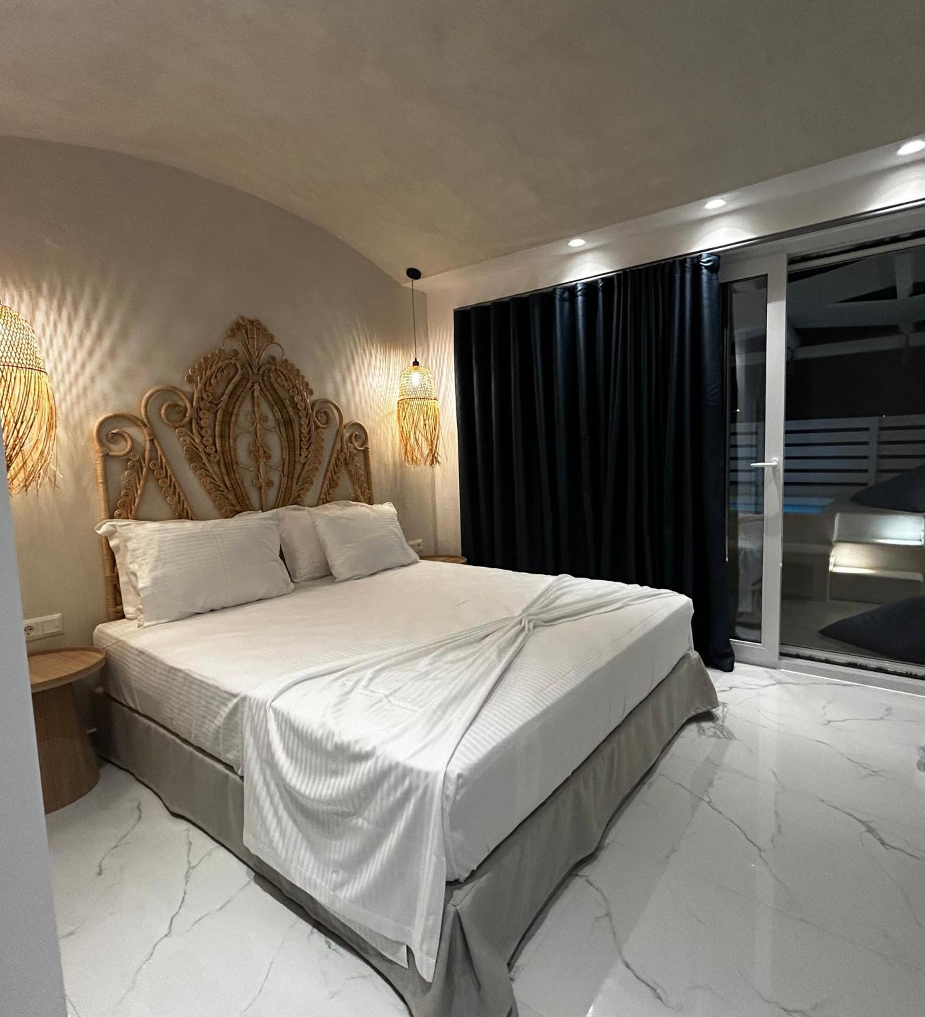 Calliopes By The Sea Boutique Suites Paralia Dionysiou Buitenkant foto